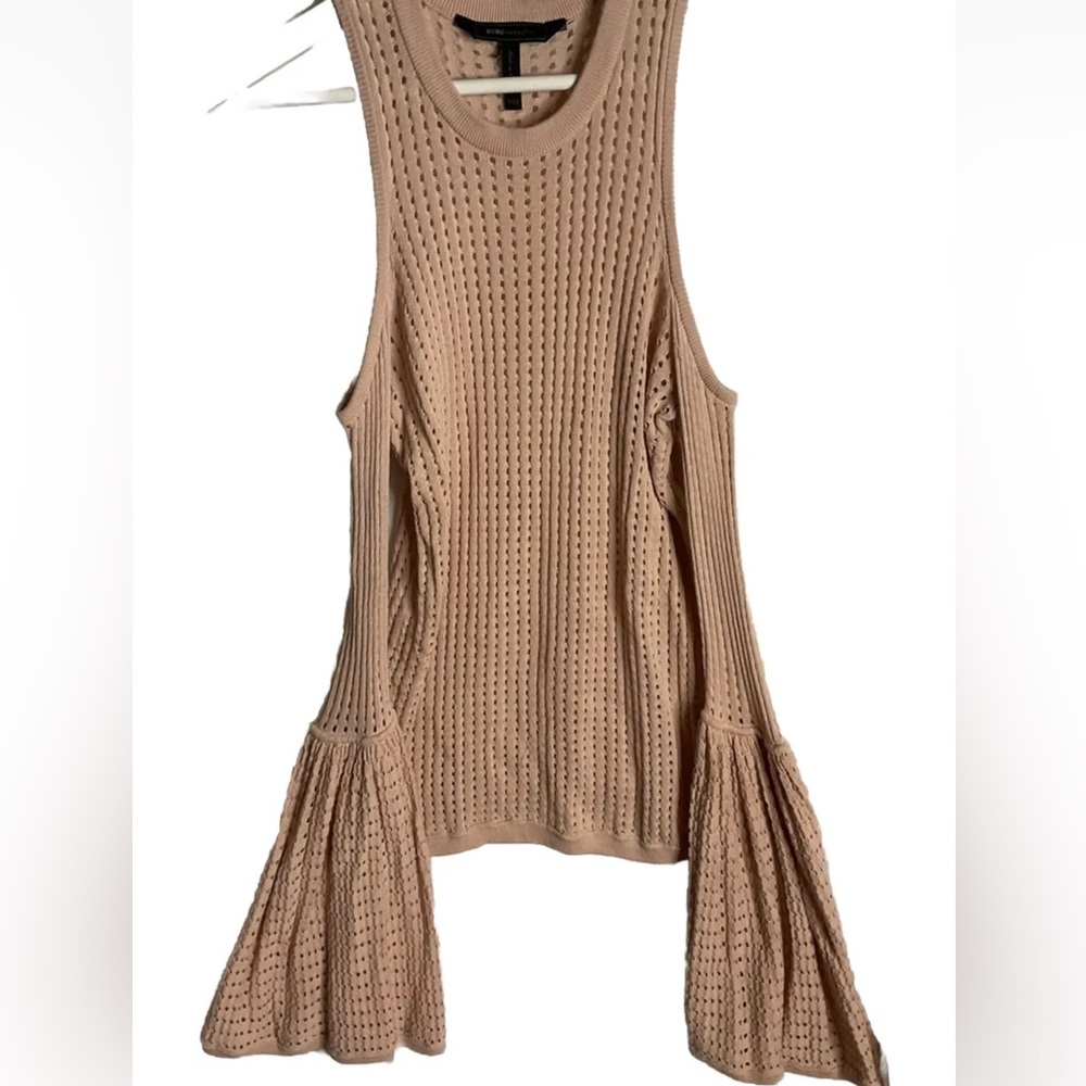 BCBG KNIT TOP BELL Sleeves open shoulders XXS